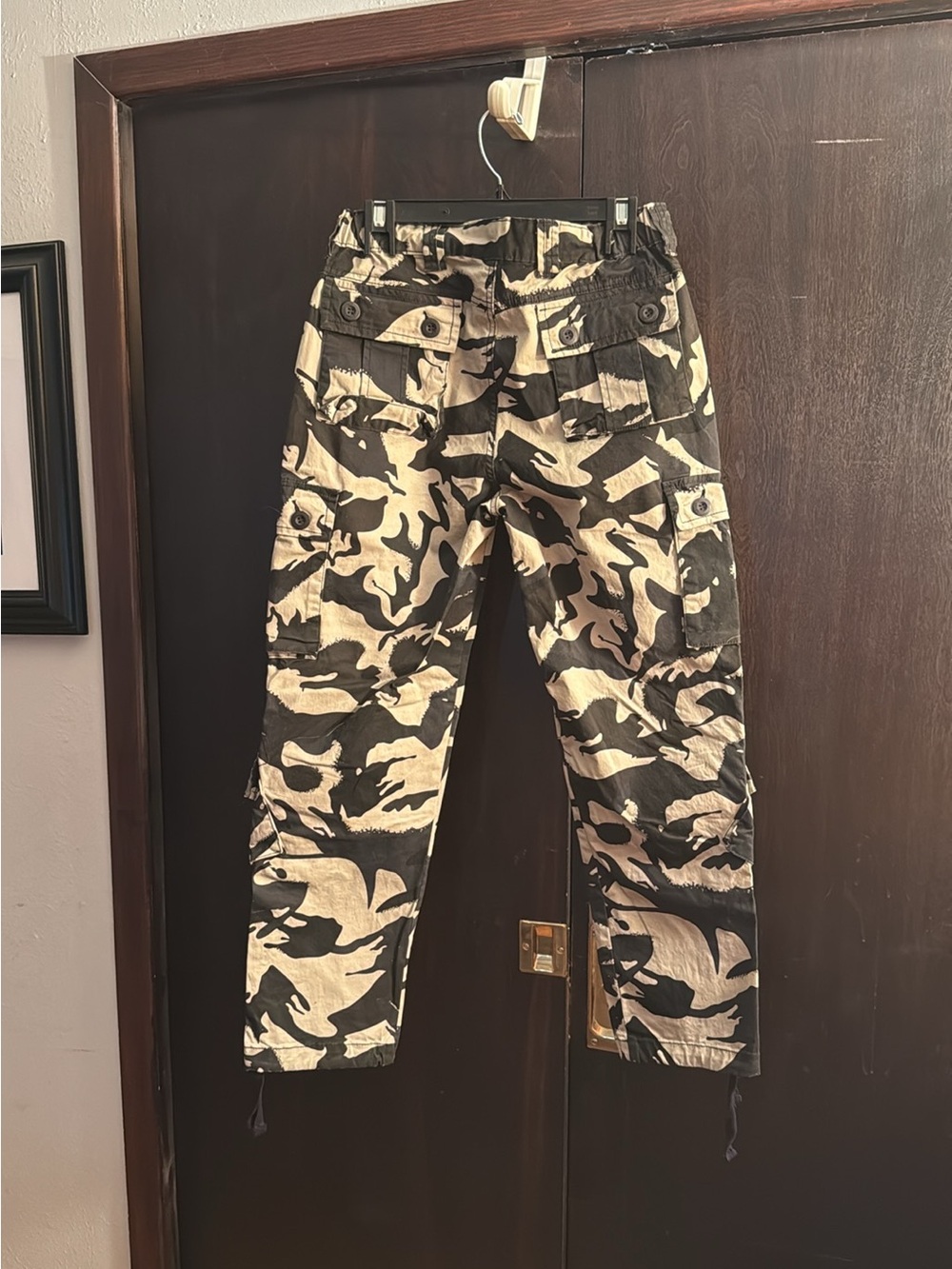 Womens Cargo Pants in Black and Cream Camouflage size 6